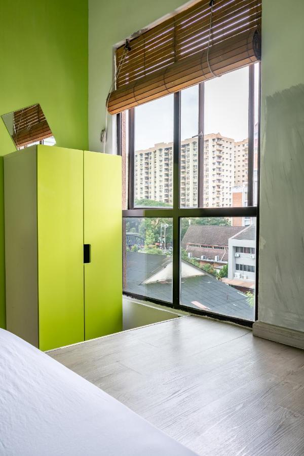 พ็อดส์ เดอะ แบคแพคเกอร์ โฮม แอนด์ คาเฟ่ Hostel กัวลาลัมเปอร์ ภายนอก รูปภาพ